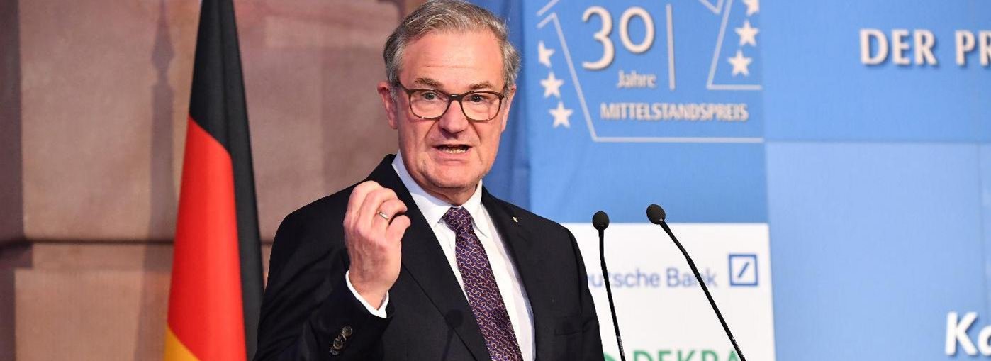 Pr&auml;sident Scheller bei seiner Dankesrede anl&auml;sslich der Preisverleihung zum Mittelstandspreis.