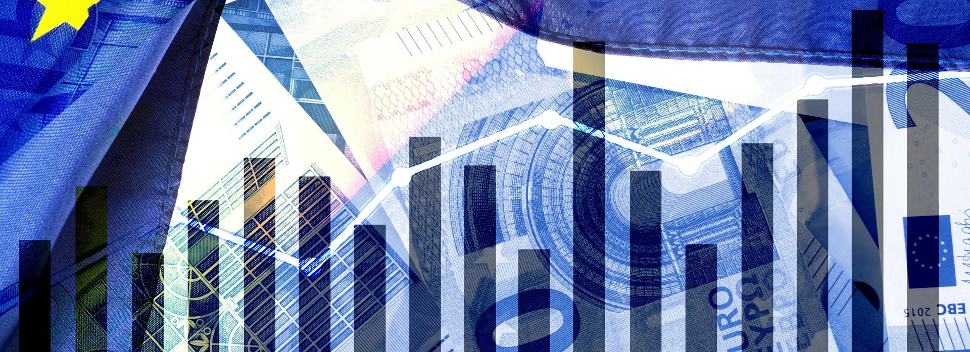The photomontage shows a transparent, stylized bar chart in combination with a line chart. In the background there are various euro notes and in the upper third the EU flag can be seen in parts.